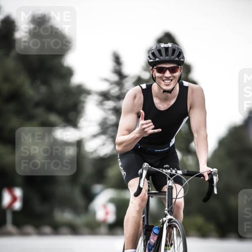 21.06.2026 - 29. Vierlanden-Triathlon H.Heesch http://msf.ph/oto/9903145 21.06.2026 10:07:41 Radfahren 23, 105, 111, 216, 279, 336 meine-sportfotos.de