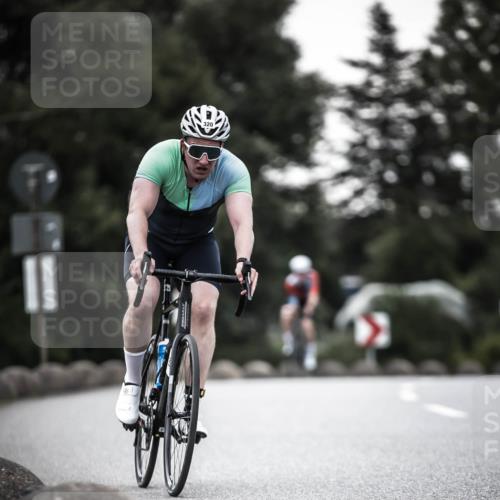 21.06.2026 - 29. Vierlanden-Triathlon H.Heesch http://msf.ph/oto/9903178 21.06.2026 10:07:56 Radfahren 7, 59, 104, 167, 220, 305, 320, 334 meine-sportfotos.de