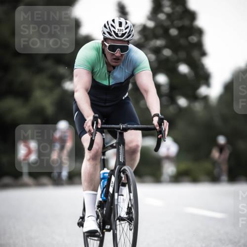 21.06.2026 - 29. Vierlanden-Triathlon H.Heesch http://msf.ph/oto/9903179 21.06.2026 10:07:57 Radfahren 7, 59, 104, 220, 305, 320, 334 meine-sportfotos.de