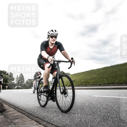 21.06.2026 - 29. Vierlanden-Triathlon H.Heesch http://msf.ph/oto/9903192 21.06.2026 10:05:09 Radfahren 264, 323, 326 meine-sportfotos.de