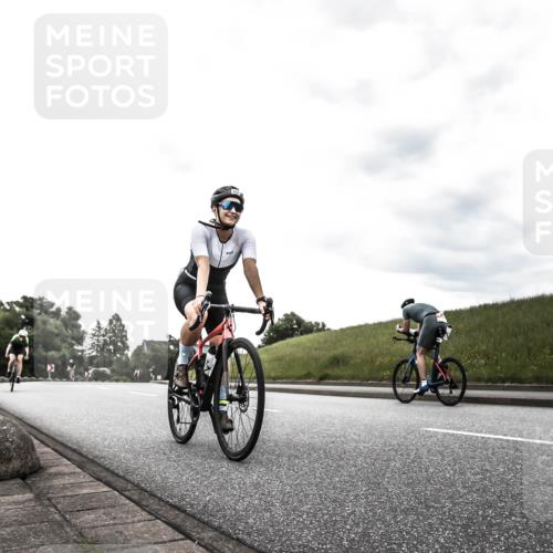 21.06.2026 - 29. Vierlanden-Triathlon H.Heesch http://msf.ph/oto/9903230 21.06.2026 10:05:45 Radfahren 133, 252, 259 meine-sportfotos.de