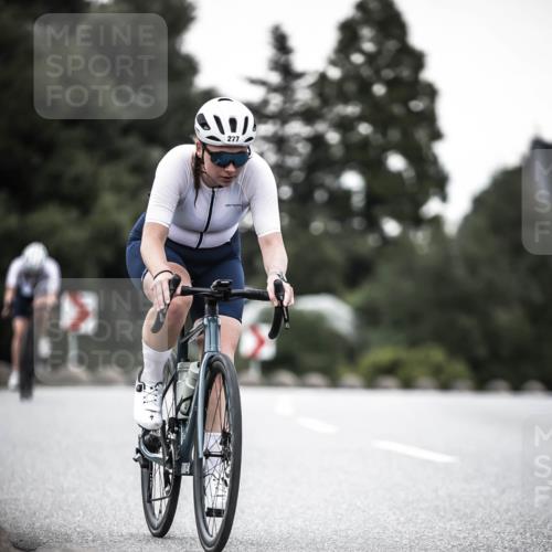21.06.2026 - 29. Vierlanden-Triathlon H.Heesch http://msf.ph/oto/9903251 21.06.2026 10:08:48 Radfahren 30, 212, 269, 277 meine-sportfotos.de