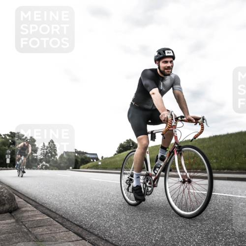 21.06.2026 - 29. Vierlanden-Triathlon H.Heesch http://msf.ph/oto/9903275 21.06.2026 10:06:44 Radfahren 306, 349, 361 meine-sportfotos.de