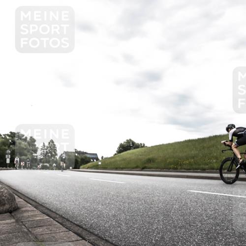 21.06.2026 - 29. Vierlanden-Triathlon H.Heesch http://msf.ph/oto/9903305 21.06.2026 10:07:49 Radfahren 50, 105, 111, 167, 231, 279 meine-sportfotos.de