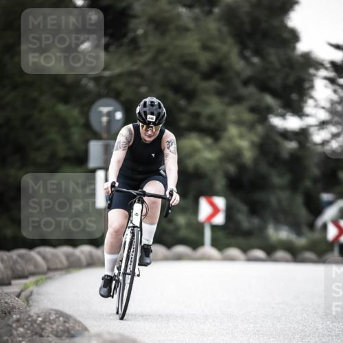 21.06.2026 - 29. Vierlanden-Triathlon H.Heesch http://msf.ph/oto/9903339 21.06.2026 10:11:50 Radfahren 47, 161, 246, 414 meine-sportfotos.de