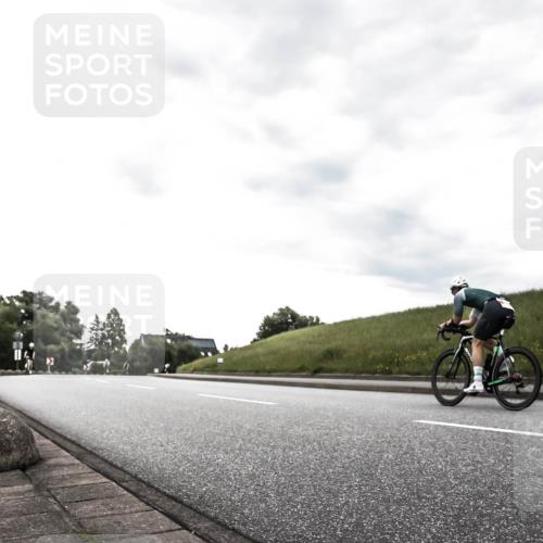 21.06.2026 - 29. Vierlanden-Triathlon H.Heesch http://msf.ph/oto/9903355 21.06.2026 10:08:05 Radfahren 7, 80, 305, 371 meine-sportfotos.de