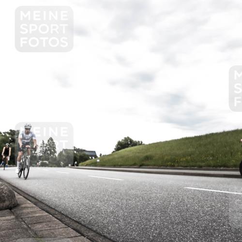 21.06.2026 - 29. Vierlanden-Triathlon H.Heesch http://msf.ph/oto/9903358 21.06.2026 10:08:12 Radfahren 38, 371, 373 meine-sportfotos.de