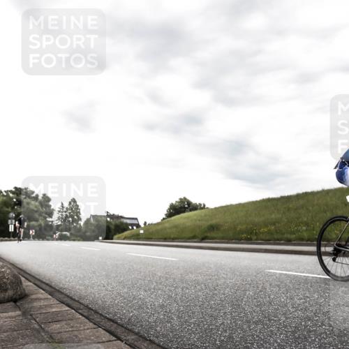 21.06.2026 - 29. Vierlanden-Triathlon H.Heesch http://msf.ph/oto/9903424 21.06.2026 10:09:22 Radfahren 25, 153, 191, 303 meine-sportfotos.de
