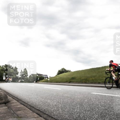 21.06.2026 - 29. Vierlanden-Triathlon H.Heesch http://msf.ph/oto/9903474 21.06.2026 10:10:25 Radfahren 230, 255, 295 meine-sportfotos.de