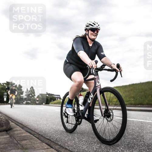 21.06.2026 - 29. Vierlanden-Triathlon H.Heesch http://msf.ph/oto/9903477 21.06.2026 10:10:29 Radfahren 230, 356 meine-sportfotos.de