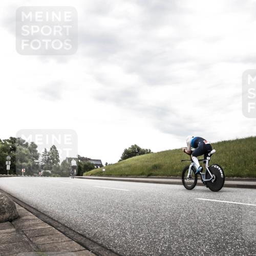 21.06.2026 - 29. Vierlanden-Triathlon H.Heesch http://msf.ph/oto/9903483 21.06.2026 10:10:40 Radfahren 290 meine-sportfotos.de