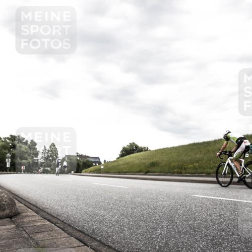 21.06.2026 - 29. Vierlanden-Triathlon H.Heesch http://msf.ph/oto/9903486 21.06.2026 10:10:41 Radfahren 290 meine-sportfotos.de