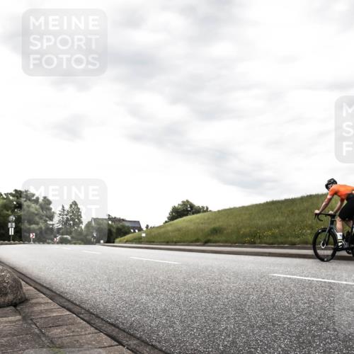 21.06.2026 - 29. Vierlanden-Triathlon H.Heesch http://msf.ph/oto/9903496 21.06.2026 10:10:59 Radfahren 81, 242, 281 meine-sportfotos.de