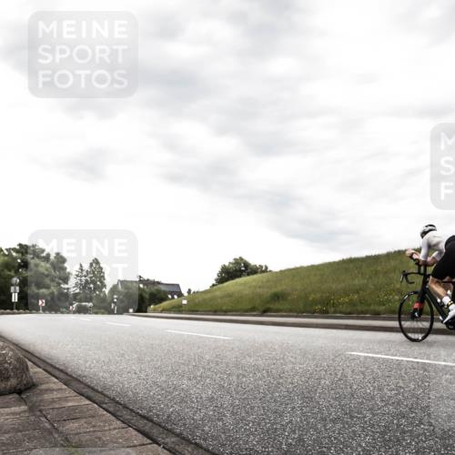 21.06.2026 - 29. Vierlanden-Triathlon H.Heesch http://msf.ph/oto/9903499 21.06.2026 10:11:06 Radfahren  meine-sportfotos.de