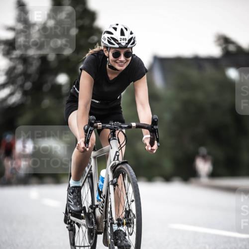 21.06.2026 - 29. Vierlanden-Triathlon H.Heesch http://msf.ph/oto/9903502 21.06.2026 10:16:27 Radfahren 83, 249, 392, 409, 473 meine-sportfotos.de