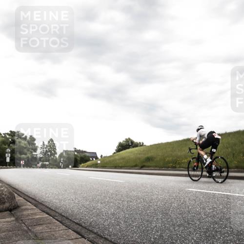 21.06.2026 - 29. Vierlanden-Triathlon H.Heesch http://msf.ph/oto/9903503 21.06.2026 10:11:06 Radfahren  meine-sportfotos.de