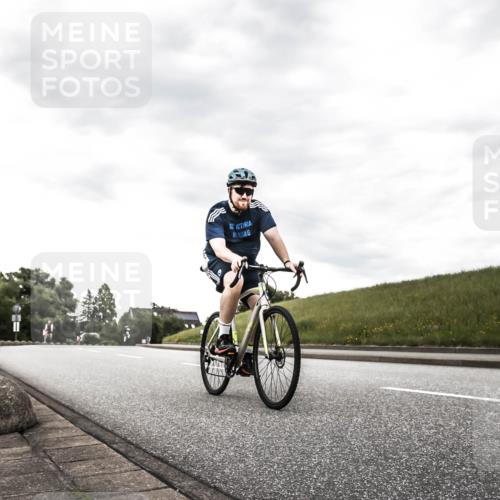 21.06.2026 - 29. Vierlanden-Triathlon H.Heesch http://msf.ph/oto/9903506 21.06.2026 10:11:21 Radfahren 325 meine-sportfotos.de