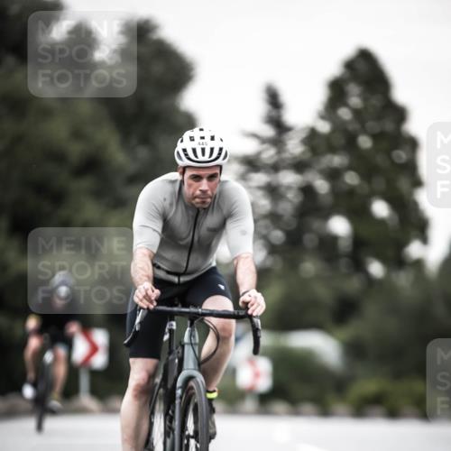 21.06.2026 - 29. Vierlanden-Triathlon H.Heesch http://msf.ph/oto/9903562 21.06.2026 10:17:33 Radfahren 77, 107, 116, 210, 211, 419, 445, 452 meine-sportfotos.de