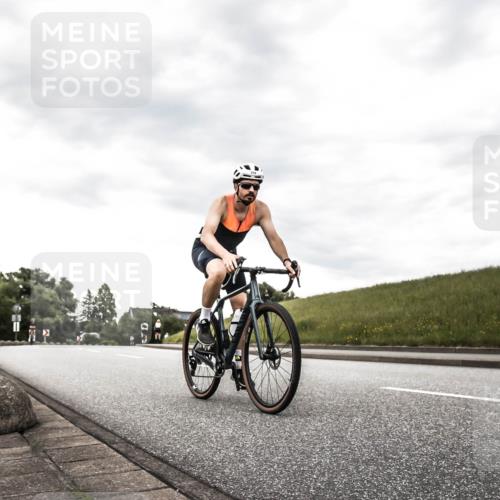 21.06.2026 - 29. Vierlanden-Triathlon H.Heesch http://msf.ph/oto/9903572 21.06.2026 10:12:20 Radfahren 96, 357, 359 meine-sportfotos.de