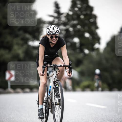 21.06.2026 - 29. Vierlanden-Triathlon H.Heesch http://msf.ph/oto/9903579 21.06.2026 10:16:26 Radfahren 83, 249, 392, 409, 468, 473 meine-sportfotos.de