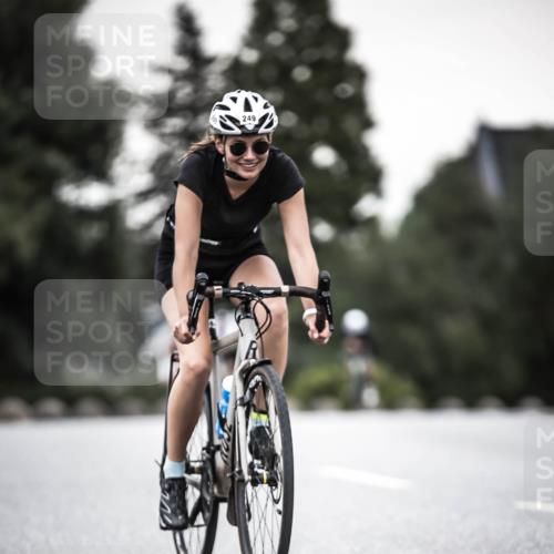 21.06.2026 - 29. Vierlanden-Triathlon H.Heesch http://msf.ph/oto/9903587 21.06.2026 10:16:26 Radfahren 83, 249, 392, 409, 468, 473 meine-sportfotos.de