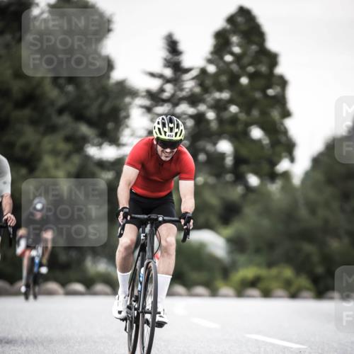 21.06.2026 - 29. Vierlanden-Triathlon H.Heesch http://msf.ph/oto/9903621 21.06.2026 10:17:32 Radfahren 77, 107, 116, 210, 211, 419, 445, 452 meine-sportfotos.de