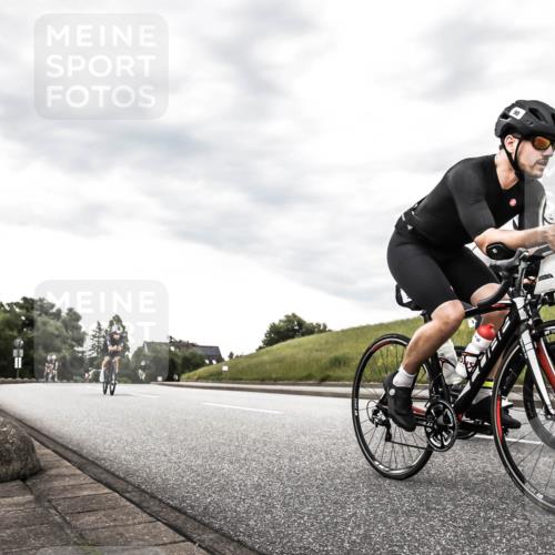 21.06.2026 - 29. Vierlanden-Triathlon H.Heesch http://msf.ph/oto/9903648 21.06.2026 10:13:28 Radfahren 9, 26, 75, 90, 276 meine-sportfotos.de