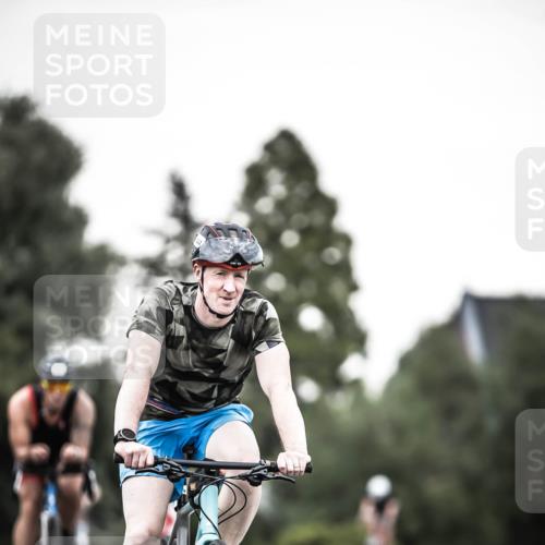 21.06.2026 - 29. Vierlanden-Triathlon H.Heesch http://msf.ph/oto/9903653 21.06.2026 10:17:57 Radfahren 3, 64, 422, 444, 474, 477 meine-sportfotos.de
