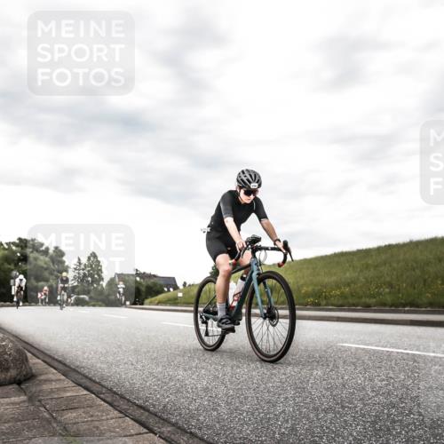 21.06.2026 - 29. Vierlanden-Triathlon H.Heesch http://msf.ph/oto/9903676 21.06.2026 10:14:15 Radfahren 6, 37, 130, 140, 195, 238, 464 meine-sportfotos.de