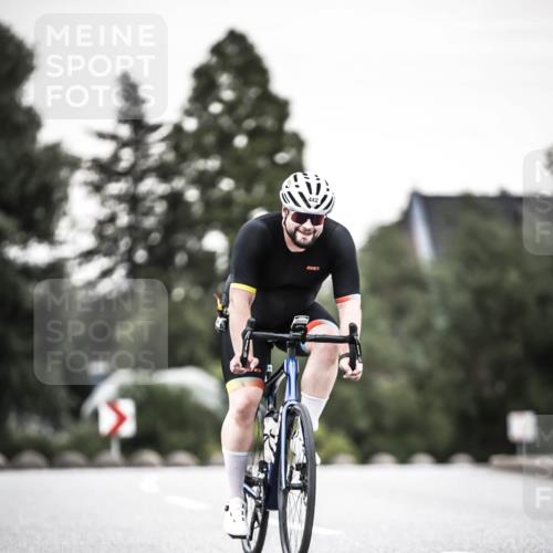 21.06.2026 - 29. Vierlanden-Triathlon H.Heesch http://msf.ph/oto/9903739 21.06.2026 10:18:37 Radfahren 442, 446 meine-sportfotos.de