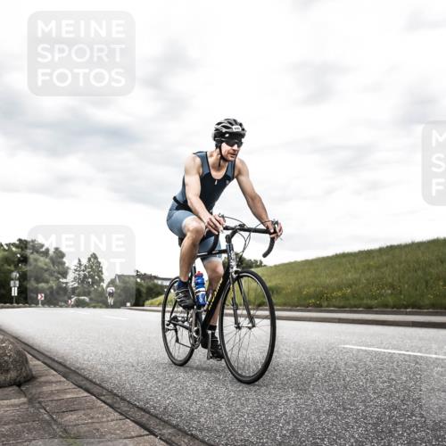 21.06.2026 - 29. Vierlanden-Triathlon H.Heesch http://msf.ph/oto/9903761 21.06.2026 10:15:27 Radfahren 49, 127, 448, 1354 meine-sportfotos.de