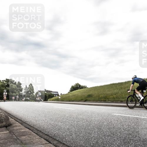 21.06.2026 - 29. Vierlanden-Triathlon H.Heesch http://msf.ph/oto/9903779 21.06.2026 10:15:38 Radfahren 98, 449 meine-sportfotos.de