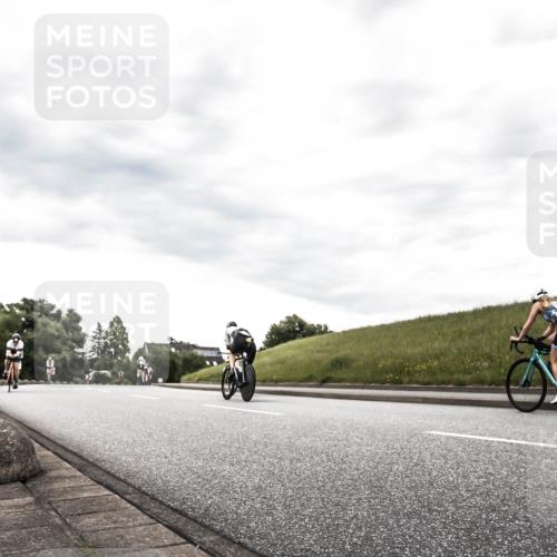 21.06.2026 - 29. Vierlanden-Triathlon H.Heesch http://msf.ph/oto/9903793 21.06.2026 10:15:39 Radfahren 98, 449, 467 meine-sportfotos.de