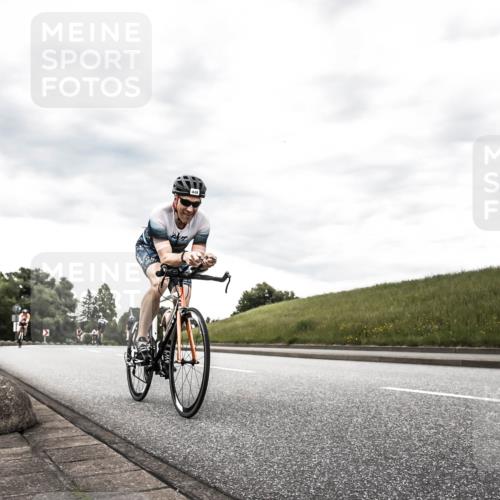 21.06.2026 - 29. Vierlanden-Triathlon H.Heesch http://msf.ph/oto/9903796 21.06.2026 10:15:41 Radfahren 231, 449, 467 meine-sportfotos.de