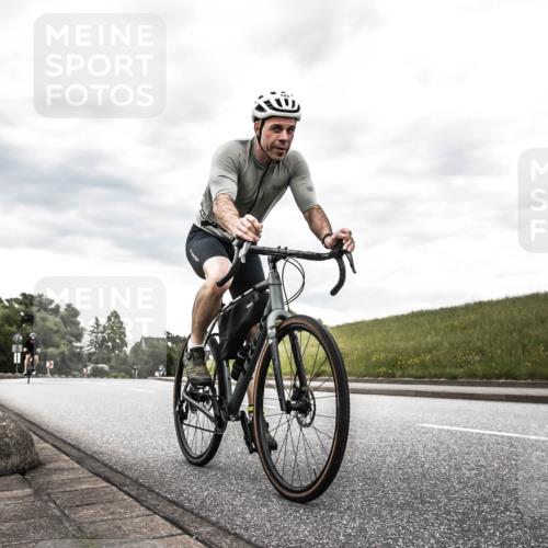 21.06.2026 - 29. Vierlanden-Triathlon H.Heesch http://msf.ph/oto/9903862 21.06.2026 10:17:34 Radfahren 77, 107, 116, 210, 211, 419, 445, 452 meine-sportfotos.de