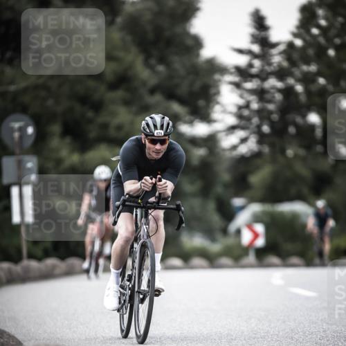21.06.2026 - 29. Vierlanden-Triathlon H.Heesch http://msf.ph/oto/9903863 21.06.2026 10:18:01 Radfahren 64, 191, 422, 439, 444, 474, 477 meine-sportfotos.de