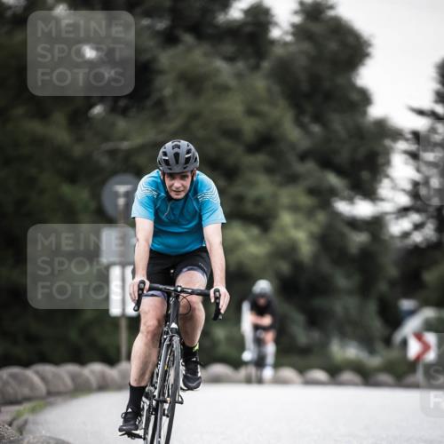 21.06.2026 - 29. Vierlanden-Triathlon H.Heesch http://msf.ph/oto/9903896 21.06.2026 10:19:08 Radfahren 24, 45, 261, 418, 470 meine-sportfotos.de