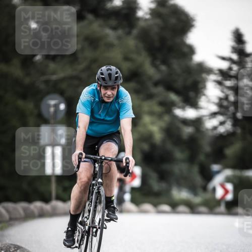 21.06.2026 - 29. Vierlanden-Triathlon H.Heesch http://msf.ph/oto/9903907 21.06.2026 10:19:08 Radfahren 24, 45, 261, 418, 470 meine-sportfotos.de