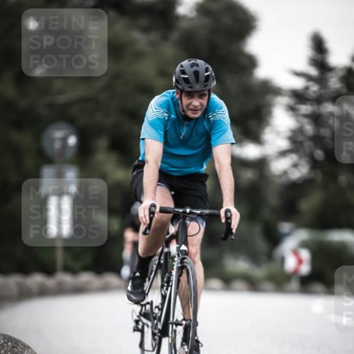 21.06.2026 - 29. Vierlanden-Triathlon H.Heesch http://msf.ph/oto/9903926 21.06.2026 10:19:09 Radfahren 24, 45, 261, 418, 470 meine-sportfotos.de
