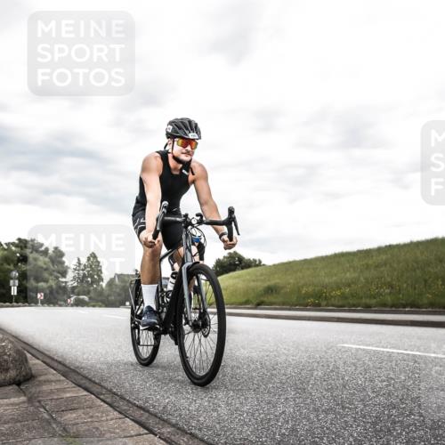 21.06.2026 - 29. Vierlanden-Triathlon H.Heesch http://msf.ph/oto/9903935 21.06.2026 10:18:18 Radfahren 105, 124, 279 meine-sportfotos.de
