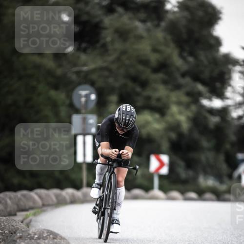 21.06.2026 - 29. Vierlanden-Triathlon H.Heesch http://msf.ph/oto/9903936 21.06.2026 10:19:11 Radfahren 24, 45, 247, 261, 418 meine-sportfotos.de