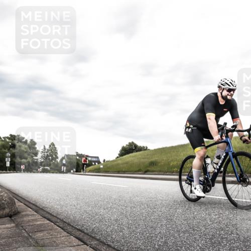 21.06.2026 - 29. Vierlanden-Triathlon H.Heesch http://msf.ph/oto/9903956 21.06.2026 10:18:38 Radfahren 442, 446 meine-sportfotos.de