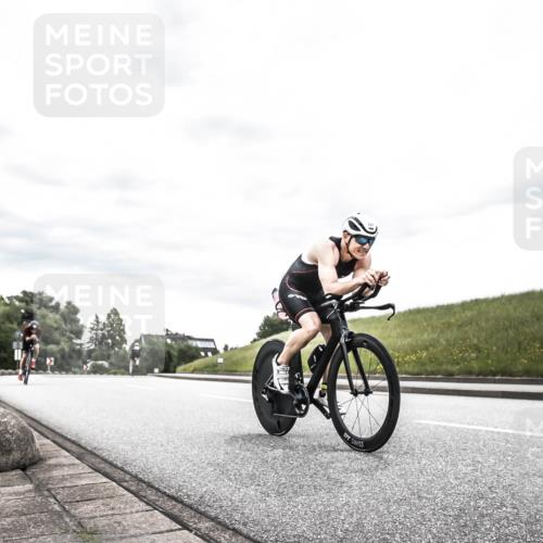 21.06.2026 - 29. Vierlanden-Triathlon H.Heesch http://msf.ph/oto/9904006 21.06.2026 10:23:25 Radfahren 127, 145, 190, 1354 meine-sportfotos.de
