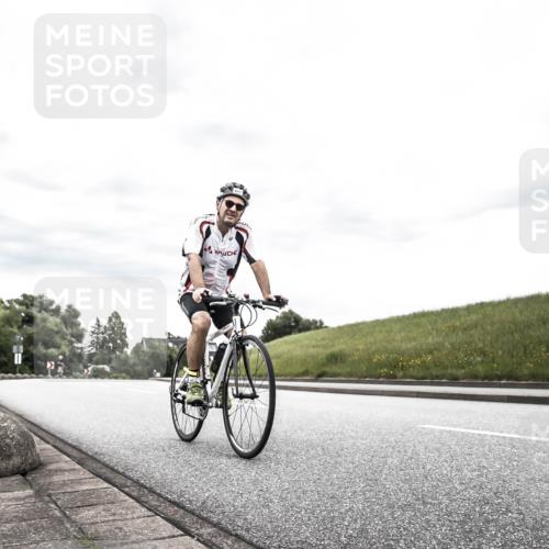 21.06.2026 - 29. Vierlanden-Triathlon H.Heesch http://msf.ph/oto/9904042 21.06.2026 10:23:47 Radfahren 12, 62, 202, 239, 288, 375, 402, 621 meine-sportfotos.de