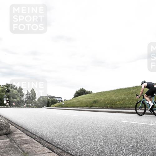 21.06.2026 - 29. Vierlanden-Triathlon H.Heesch http://msf.ph/oto/9904049 21.06.2026 10:23:48 Radfahren 12, 62, 202, 239, 288, 402, 621 meine-sportfotos.de