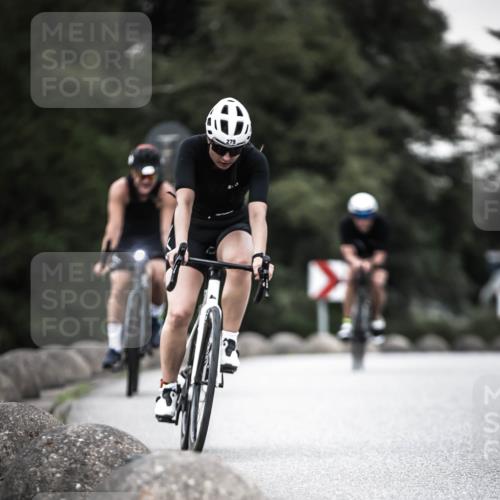 21.06.2026 - 29. Vierlanden-Triathlon H.Heesch http://msf.ph/oto/9904060 21.06.2026 10:18:15 Radfahren 105, 124, 279 meine-sportfotos.de