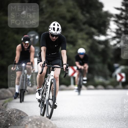 21.06.2026 - 29. Vierlanden-Triathlon H.Heesch http://msf.ph/oto/9904066 21.06.2026 10:18:16 Radfahren 105, 124, 279 meine-sportfotos.de