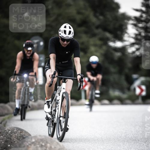 21.06.2026 - 29. Vierlanden-Triathlon H.Heesch http://msf.ph/oto/9904068 21.06.2026 10:18:16 Radfahren 105, 124, 279 meine-sportfotos.de