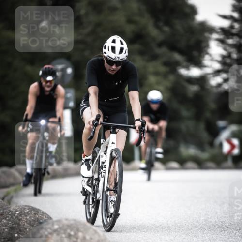 21.06.2026 - 29. Vierlanden-Triathlon H.Heesch http://msf.ph/oto/9904070 21.06.2026 10:18:16 Radfahren 105, 124, 279 meine-sportfotos.de