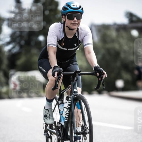 21.06.2026 - 29. Vierlanden-Triathlon H.Heesch http://msf.ph/oto/9904075 21.06.2026 11:36:34 Radfahren 226, 653, 841 meine-sportfotos.de